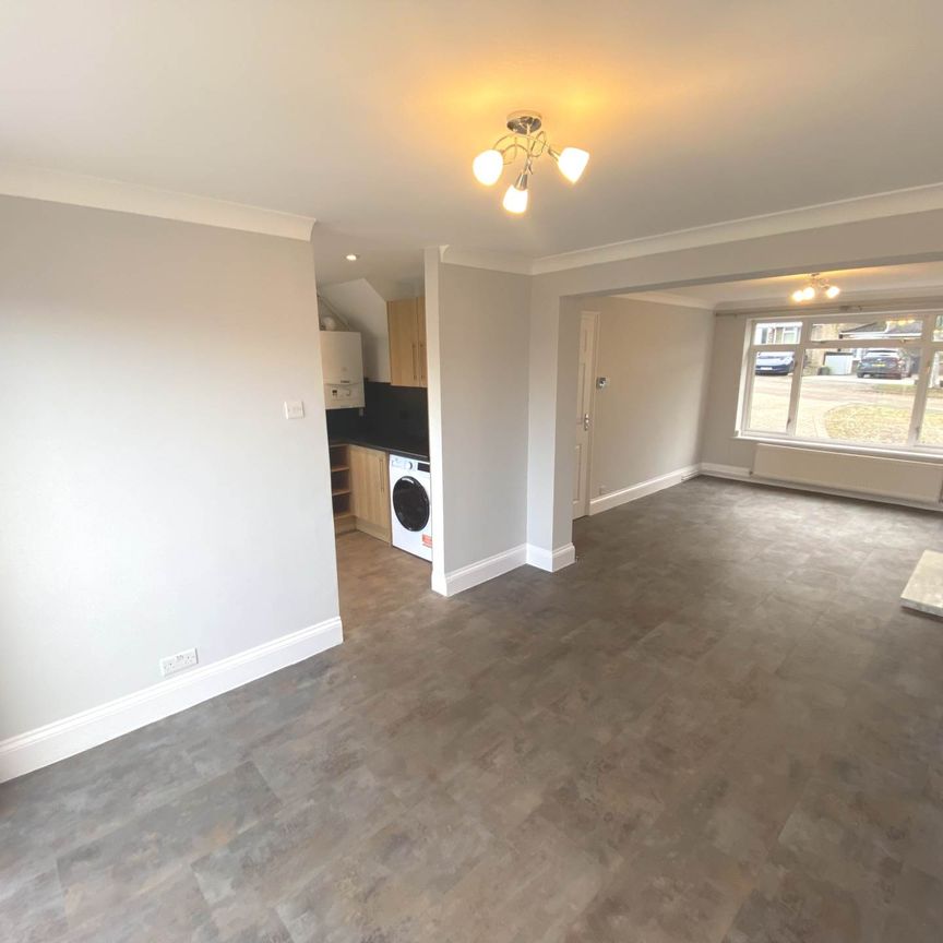 Price £2,300 pcm - Available Now - Unfurnished - Photo 1