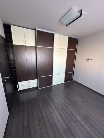 Kiadó újszerű állapotú panel lakás - Győr - Fotó 4