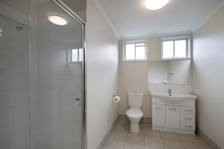 A historic townhouse with charm, character and Cathedral views. - Photo 4