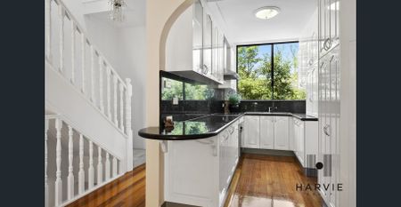 Private Townhouse with Lock-Up Garage and Spacious Interiors - Photo 5