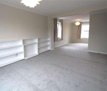 Castle Garden, Swan Street, Petersfield, Hampshire, GU32 - Photo 5