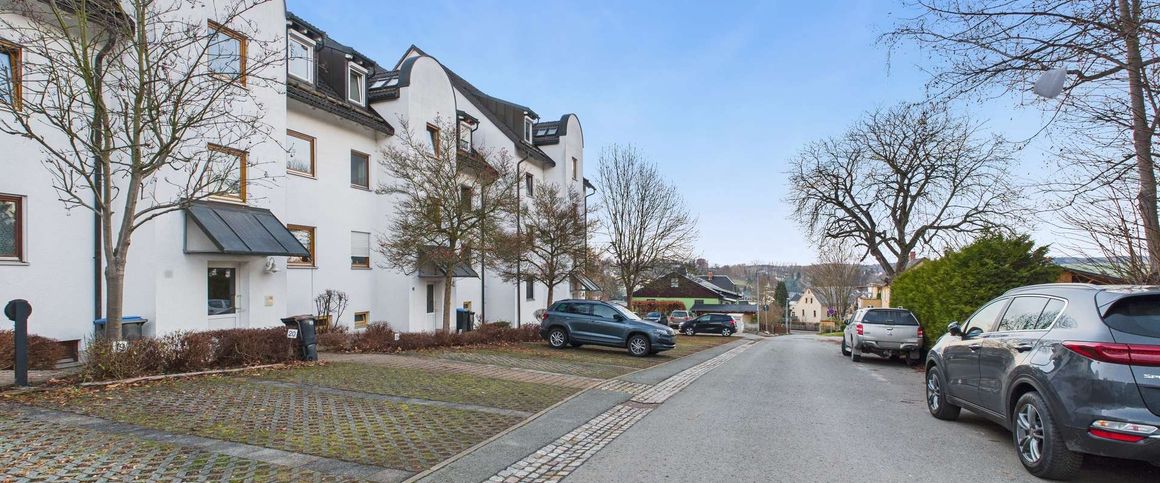 Helle 2-Zimmer-Wohnung mit Balkon in Lengenfeld– sofort bezugsfertig! - Photo 1