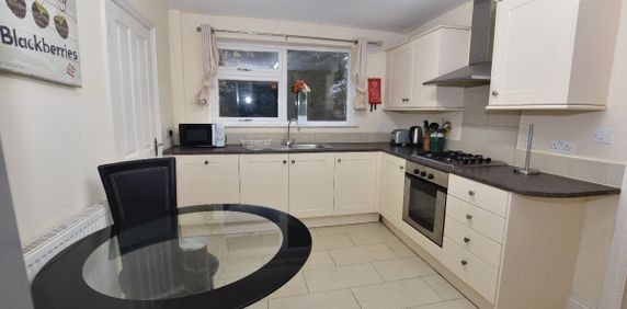 4 Bed Detached House, Wheeleys Road, B15 - Photo 2