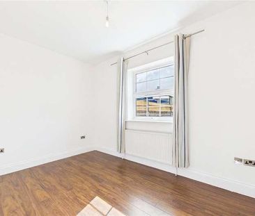 Westfield House, High Street, Theale, Reading, Berkshire, RG7 - Photo 5