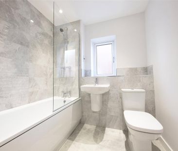 4 bedroom detached house to rent - Photo 4