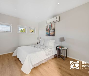 Stylish Two-Storey Living Minutes from Melbourne CBD - Photo 6