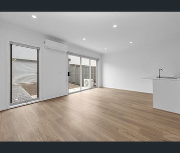 Low maintenance, high quality living in Clyde! - Photo 2