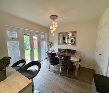 4 bedroom detached house to rent - Photo 4