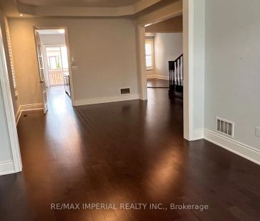 Detached Home For Lease | W9235867 - Photo 2