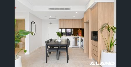 Modern One Bedroom Apartment in the Heart of Merrylands! - Photo 2