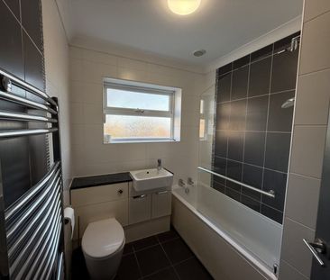 3 bed Semi-Detached - To Let - Photo 3