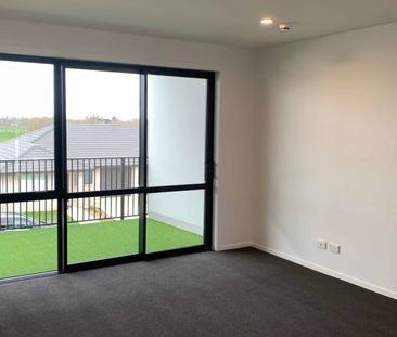Sunny 2 bedroom apartment for rent!! - Photo 4