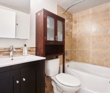 For Lease - 2000 Jasmine Crescent Unit# 811, Beacon Hill North - So... - Photo 2