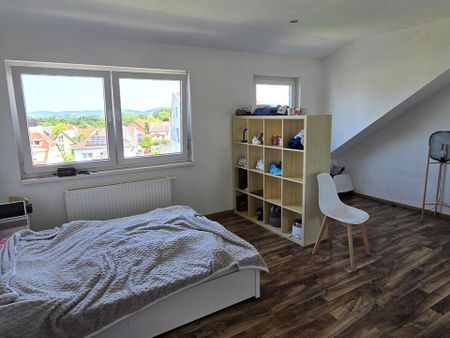 Dachterrasse mit Stadtkulisse - Foto 3