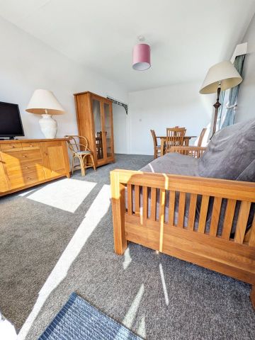 2 Bed Flat, Palmeira House, BN3 - Photo 2