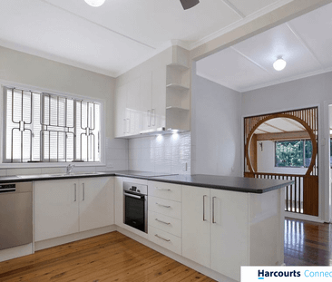 Post-war charmer with aircon, 2 living rooms, great backyard - Photo 6