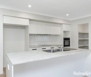 Modern Family Home in Tranquil Mount Low - Photo 5