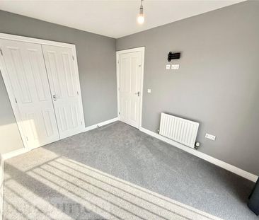 Falls Green Avenue, 17, Manchester, M40 2BL, Greater Manchester - Photo 3