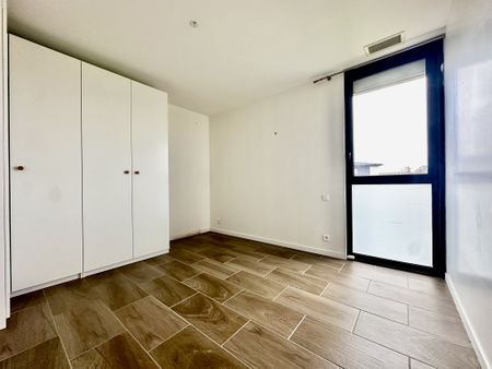 Location Appartement 5 pièces 119m² CADOURS 31480 - Photo 3