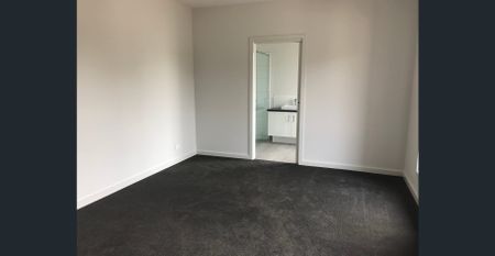 3 BEDROOM TOWNHOUSE - Photo 3