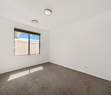 MODERN TWO BEDROOM DUPLEX - Photo 4