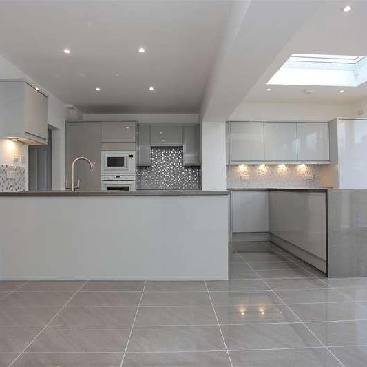 Lullington Avenue, Hove, BN3 - Photo 1