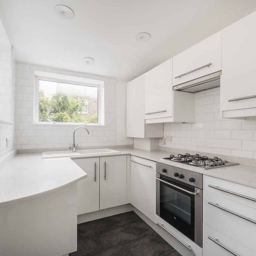 Priory Park Road, Queens Park, NW6, London - Photo 1