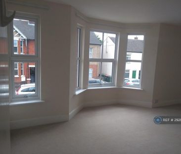 3 bedroom end of terrace house to rent - Photo 1