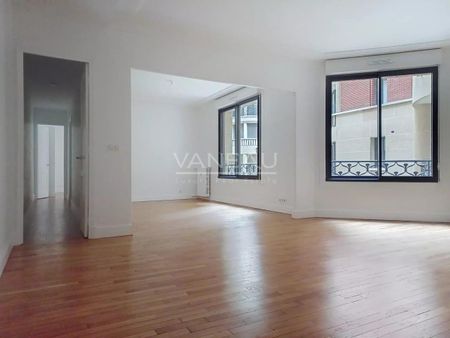 PARIS VIII - Appartement avec deux chambres - Rue Clément Marot - Photo 2