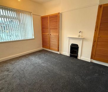 3 Bed Semi-Detached House, Bodnant Avenue, LE5 - Photo 2