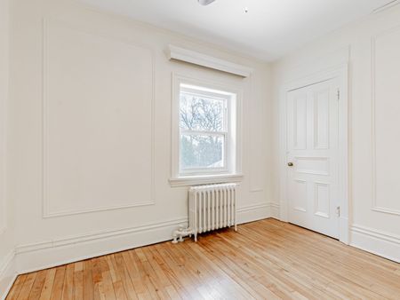 For Lease - 347 Walmer Road Unit# 2nd Floor Unit 3, Toronto, Ontario - Photo 5