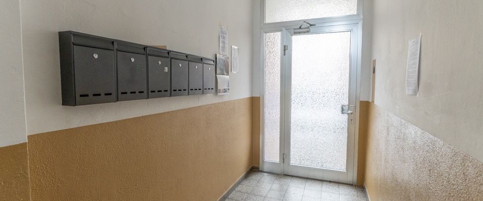 Ca. 51 m² große 2-Zimmer-Dachgeschosswohnung mit Tageslichtbad in Hagen-Eilpe - Photo 1