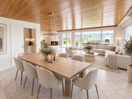 Renoviertes Einfamilienhaus mit Grünblick, Doppelgarage, Cheminée und grossem Grundstück - Foto 2
