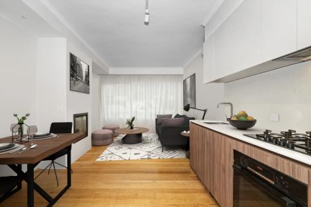 Stylish Apartment with Parking in Elwood's Golden Mile! - Photo 4