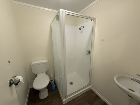 126B Broderick Road, Johnsonville - Photo 3