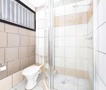 WELL PRESENTED HOME - Photo 3