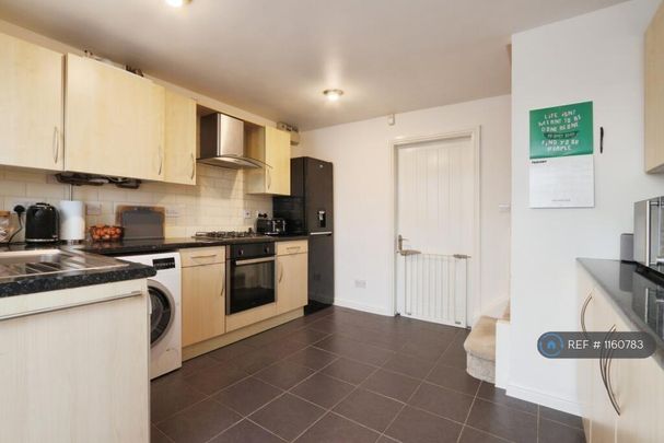 2 bedroom semi-detached house to rent - Photo 1