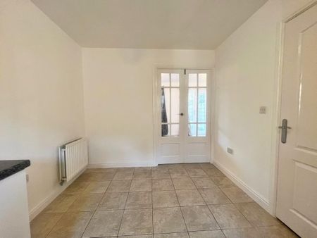 3 bedroom townhouse to rent - Photo 2