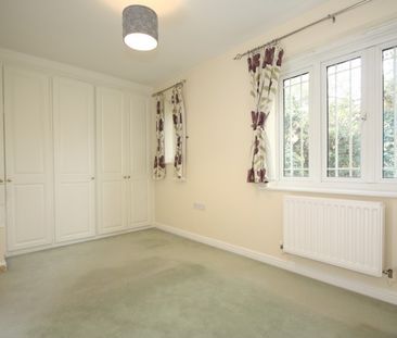 Knaphill, Woking - Photo 4