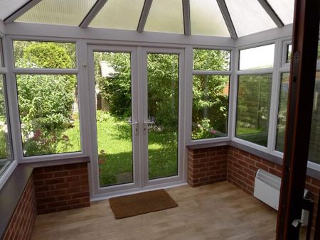 3 bedroom terraced house to rent - Photo 3