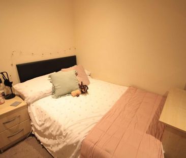 4 bedroom townhouse to rent - Photo 3