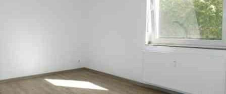 Schöne 3-Zimmerwohnung im EG mit Vinylboden zentral gelegen...! - Photo 1