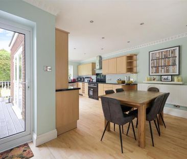 3 bedroom detached house to rent - Photo 4