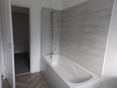 2 bedroom House To Let Total Size: 1034 SQ FT - Photo 5