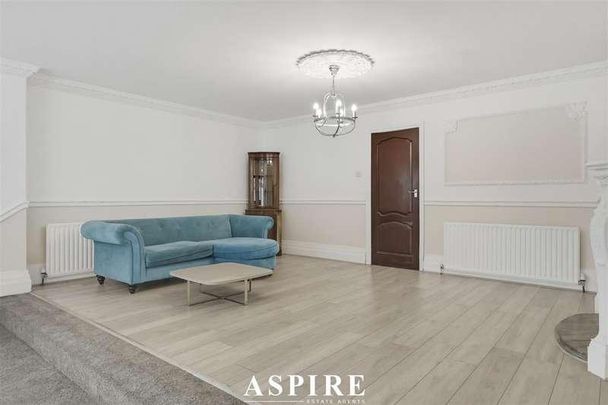 Pound Lane, Bowers Gifford, Basildon, SS13 - Photo 1