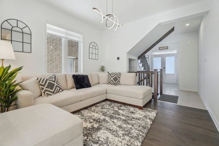 For Lease - 699 Newlove Street, Innisfil, Ontario - Photo 5
