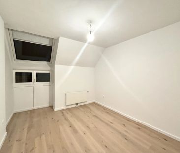 1190! Generalsanierte 2-Zimmer Wohnung mit neuer Küche ab Dezember 24! - Photo 1