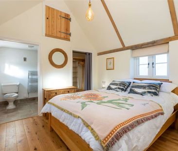 Lovely detached one bedroom cottage with stunning countryside views. - Photo 5