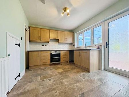 Beech Grove, Warminster, BA12 - Photo 5