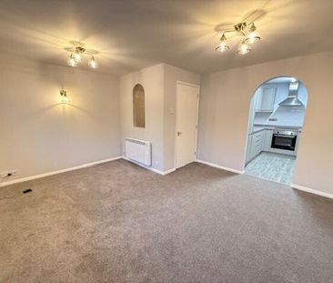 Charing Close - Photo 1